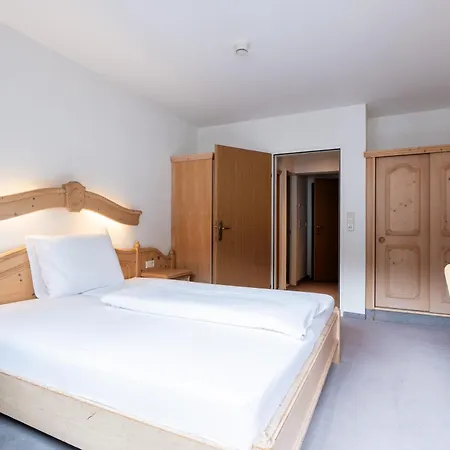 Gruberhof Igls فندق 3*